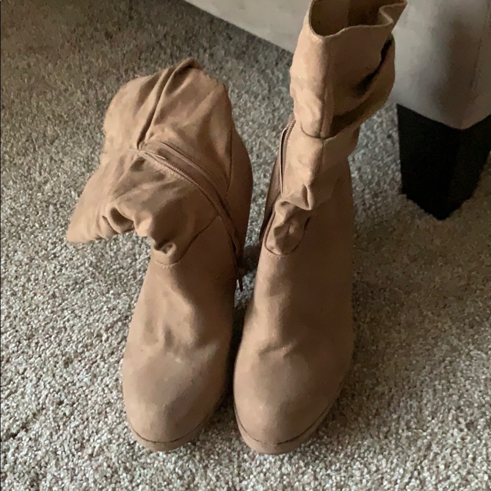 Slouchy tan boots